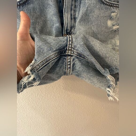 Rag and Bone Olson Dre Low-Rise Denim Shorts Light Wash Blue Size 27 - Picture 4 of 9